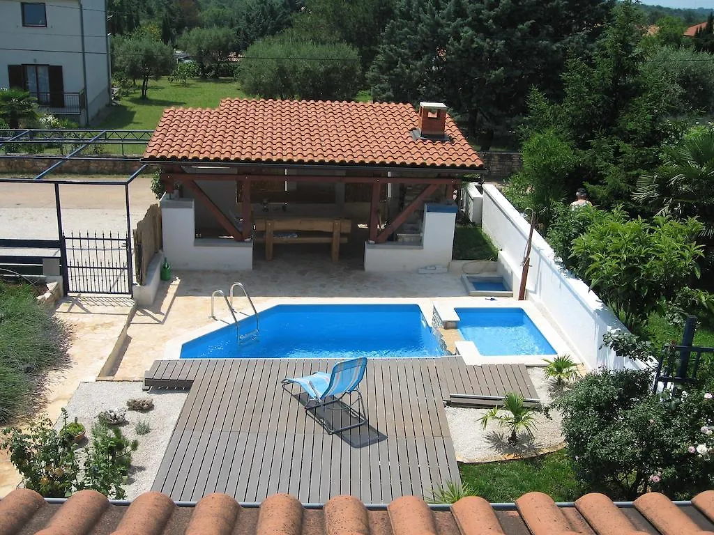 Holiday Home Enisa Tar-Vabriga